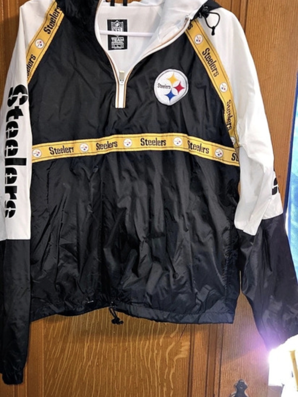 NFL Team Apparel Steelers NFL Windbreaker- Size L- Like New